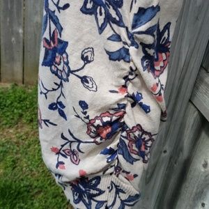 Old Navy Sweaters - Old Navy Maternity Lightweight Floral Sweater Old Navy Sweaters - Old Navy Maternity Lightweight Floral Sweater